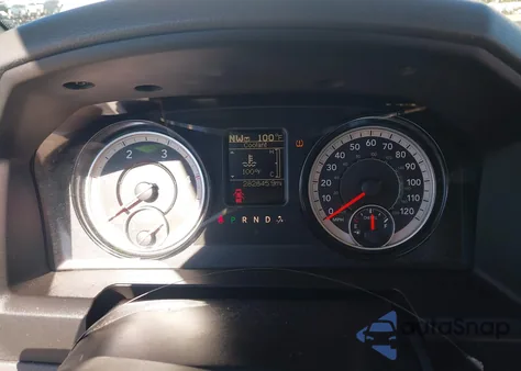 2018 Ram 2500 Slt 4X4 6'4 Box z USA, uszkodzony, nr VIN 3C6UR5DL1JG242616